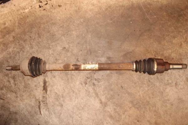 ARBRE DE TRANSMISSION AVANT DROIT - Vue 1